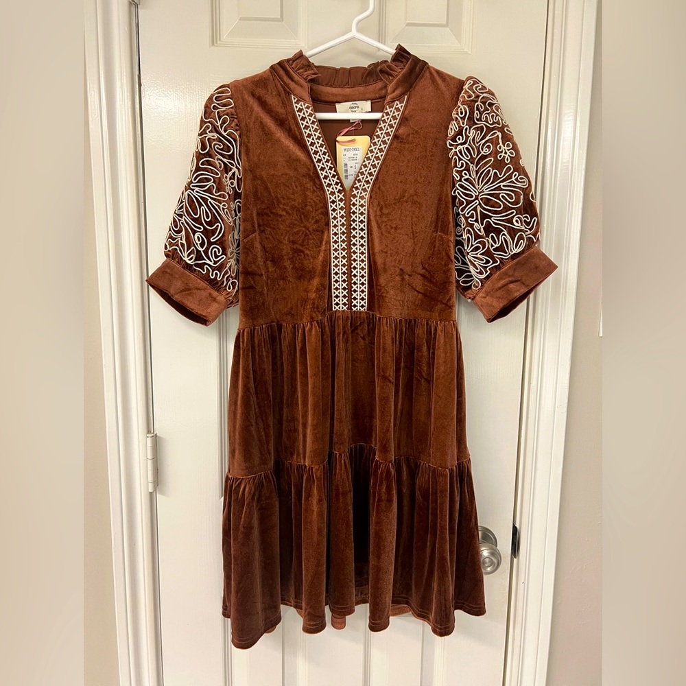 ENTRO velvet dress